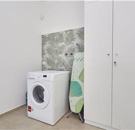 3 bedroom villa with infinity pool, jacuzzi & sauna, Castellammare del Golfo, sleeps 6